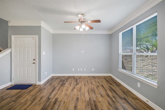 Foto del edificio - 10334 Panther Point Dr