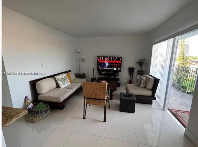 Foto del edificio - 1221 SW 122nd Ave