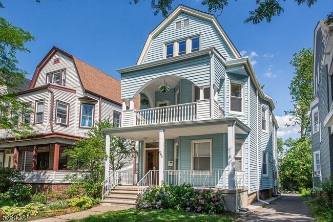 Foto del edificio - 207 Hillside Ave