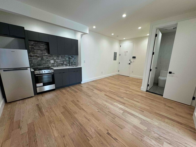Foto principal - 368 E 152nd St