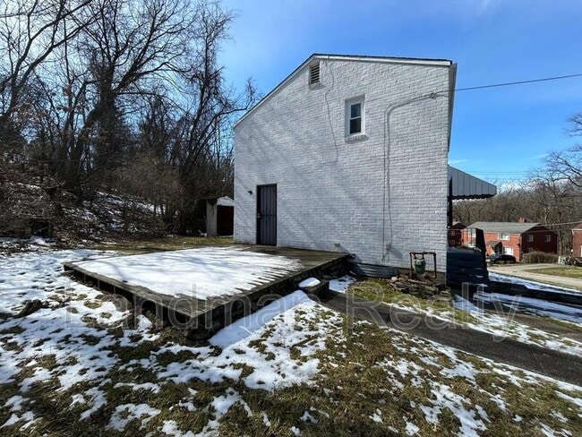 Photo - 464 Elias Dr House