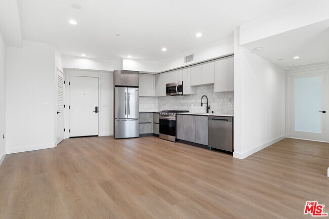 Building Photo - 160 Chestnut St