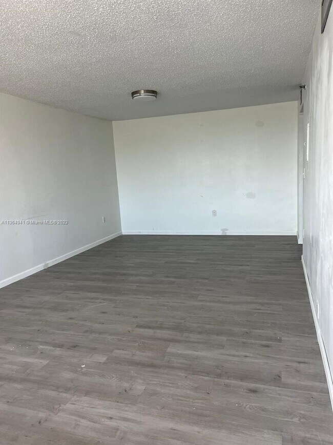 Building Photo - 2 bedroom in North Miami FL 33160