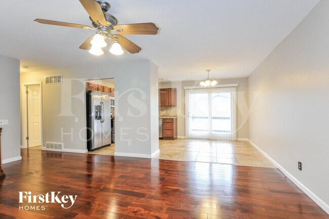 Foto del edificio - 1562 Glenage Dr