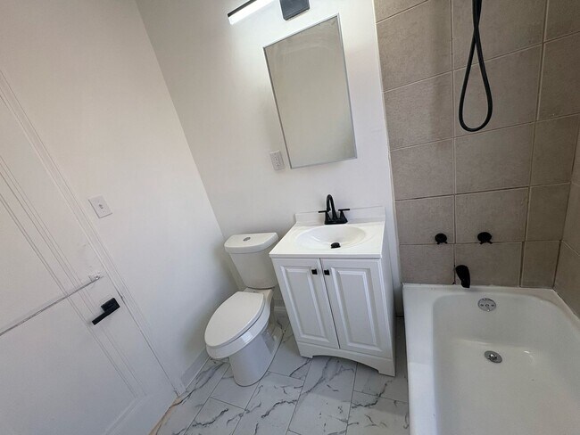 Foto del edificio - 3755 E 154th St