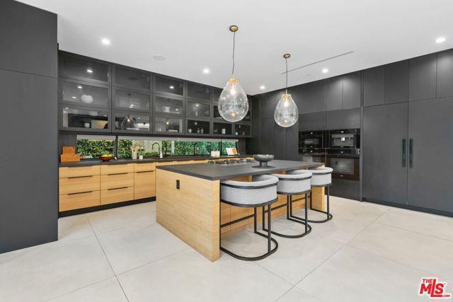 Foto principal - 842 N Orange Grove Ave