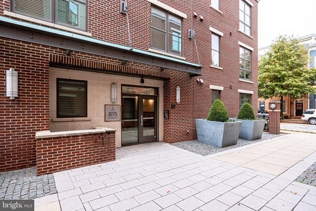 Building Photo - 815 N Patrick St