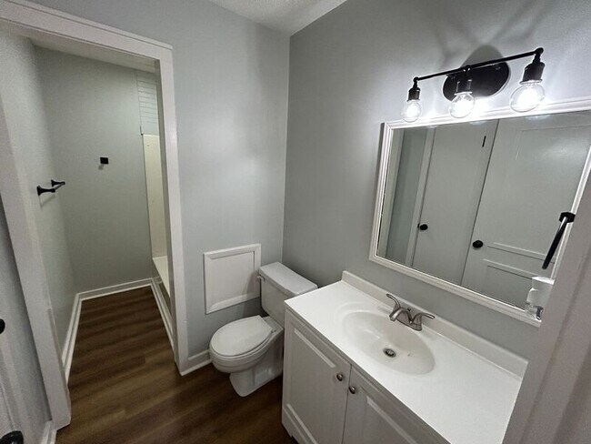 Foto del edificio - 510 Blaine Dr SW
