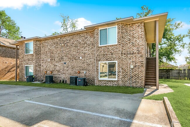 Foto del edificio - 813 Hammond Manor Dr