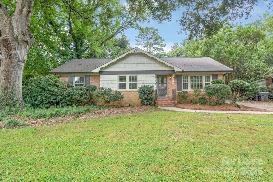 Foto principal - 2200 Collingdale Pl