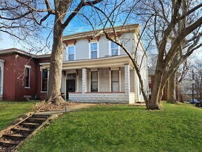 Building Photo - 1123 S Brook St