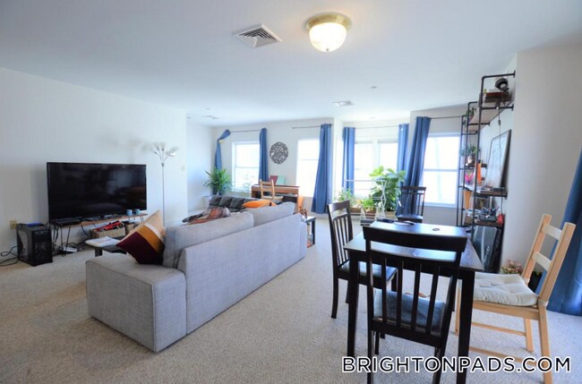 Foto del edificio - 8-10 Glencoe St.