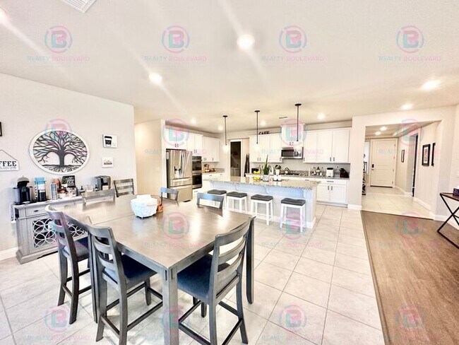 Foto del edificio - Welcome to your dream home, where modern elegance meets unparalleled convenience!