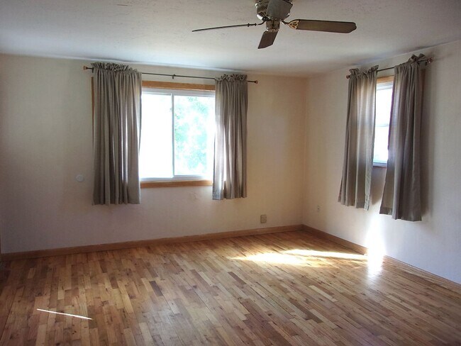 Foto del edificio - 608 Endicott St