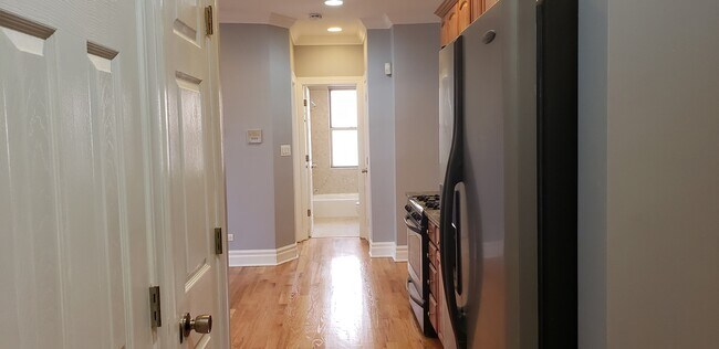 Foto del edificio - 917 E 78th St