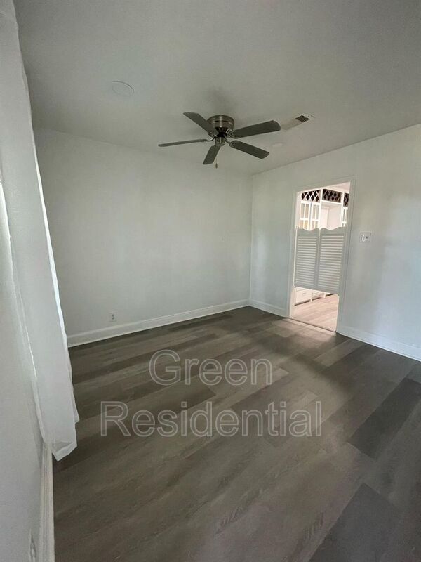 Building Photo - 7410 Ilex St