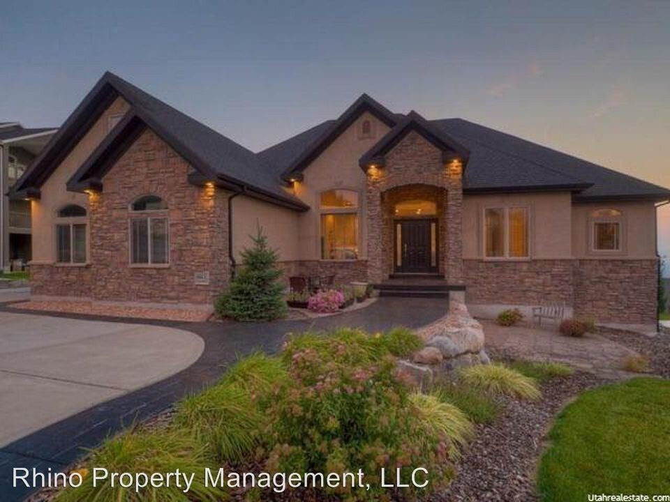 Foto principal - 664 E Eagle Ridge Dr