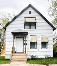 Building Photo - 14305 Irving Ave Unit 2