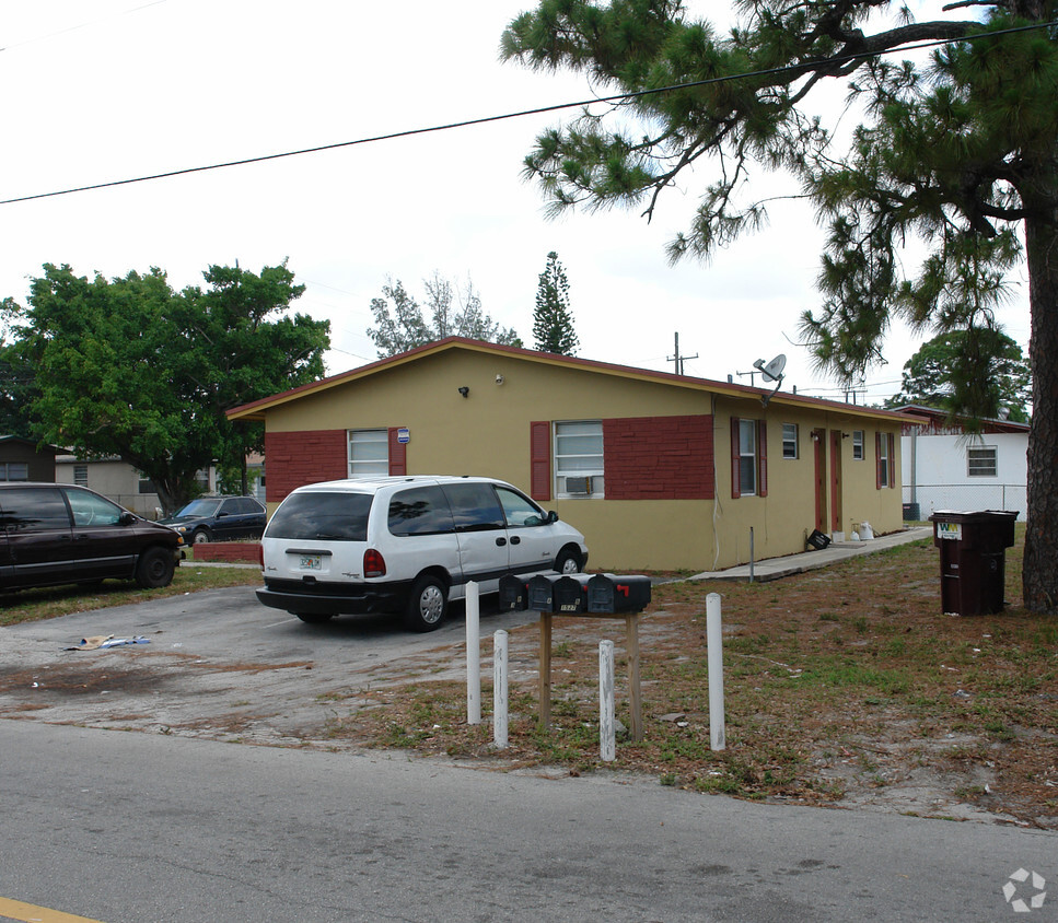 Primary Photo - 1527-1529 NW 7th St
