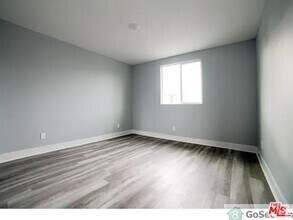 Building Photo - 11164 S Figueroa St