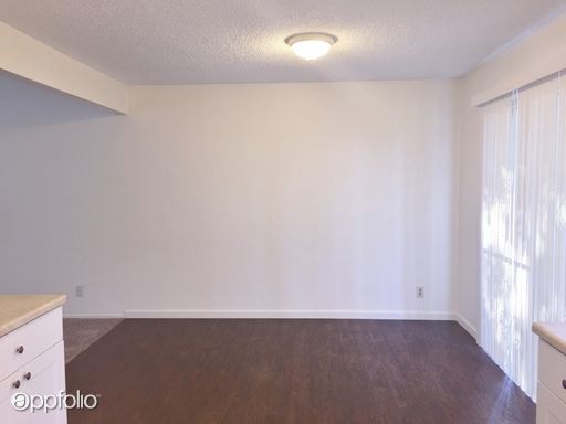 Building Photo - 375 Amber Ave