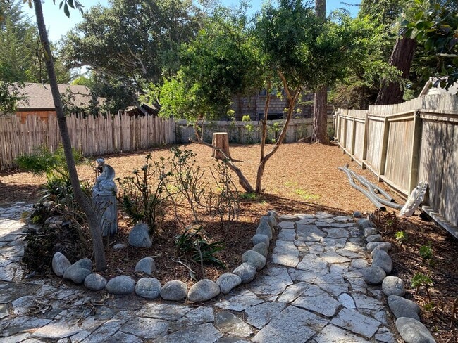 Building Photo - crock708