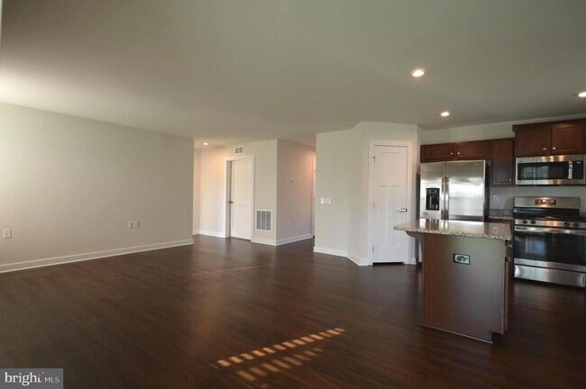 Building Photo - 7615 Nine Patch Way