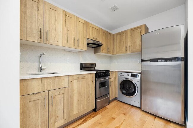Building Photo - 63 W 104th St