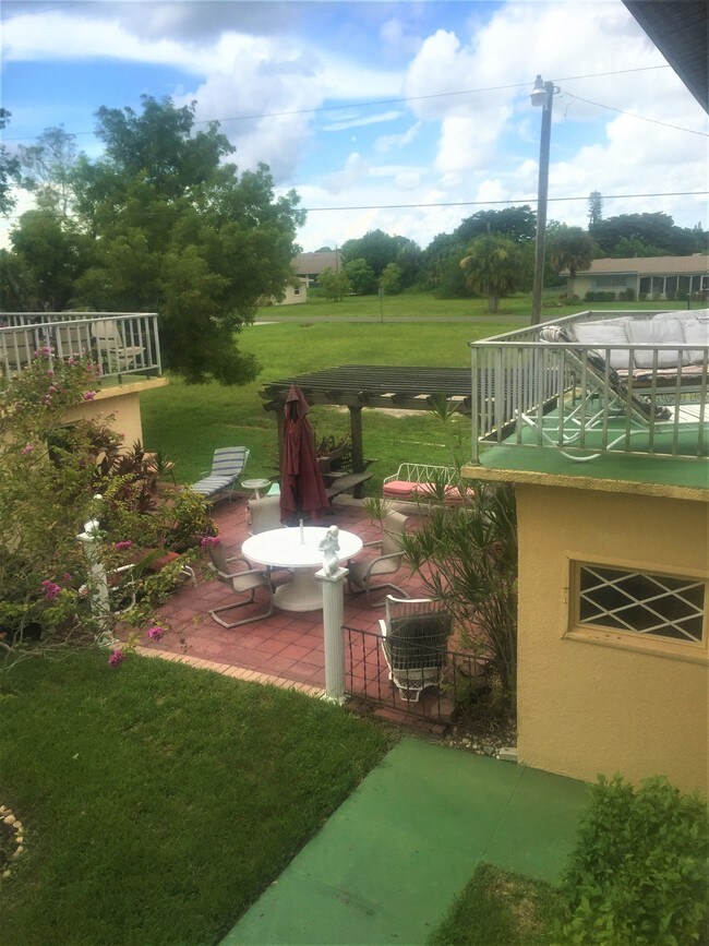 Building Photo - 237 Cape Coral Pky E