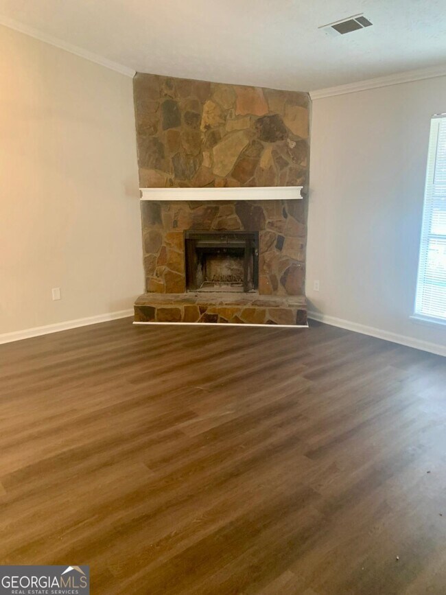 Foto del edificio - 5663 St Thomas Dr