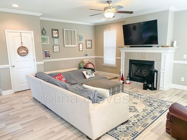 Building Photo - 489 Berry Shoals Rd