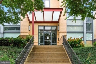 Building Photo - 1435 Chapin St NW