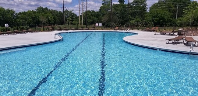 Building Photo - FOR LEASE - 4 BED, 2.5 BATH IN LEBANON!