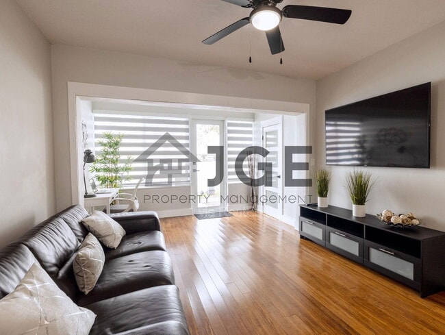 Foto del edificio - 270 NE 191st St