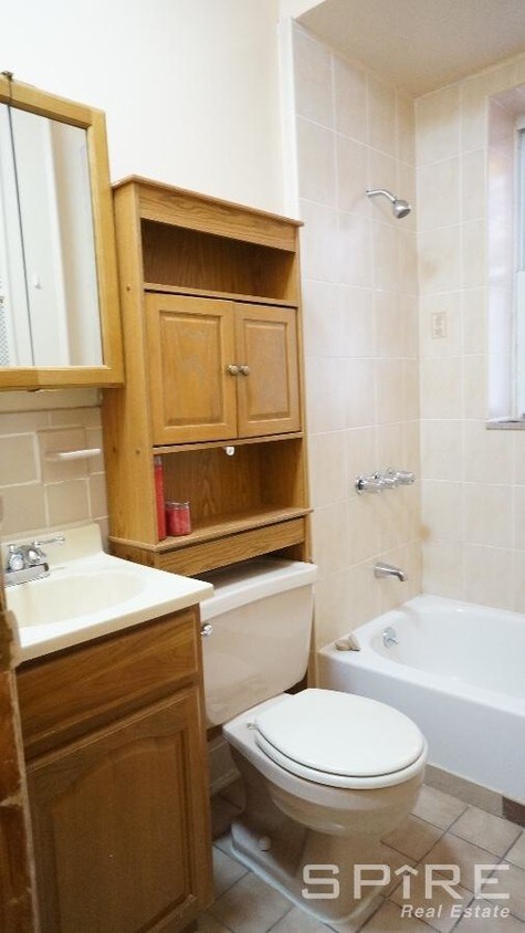 Foto del edificio - 529 E 82nd St