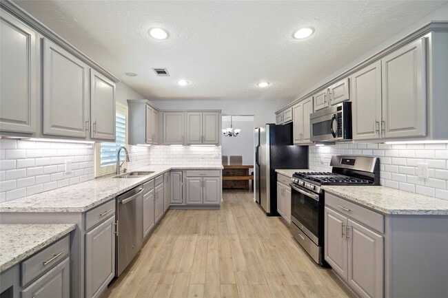 Foto del edificio - 18619 Camellia Estates Ln