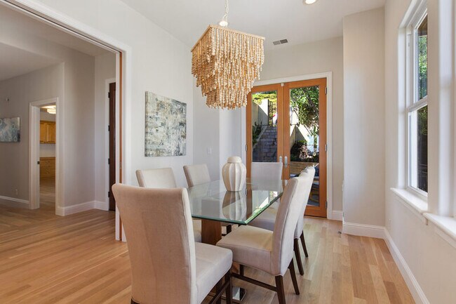 Building Photo - 1845 Northwood Ct