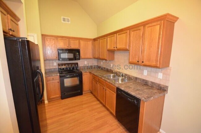 Building Photo - 2791 Southwood Ln
