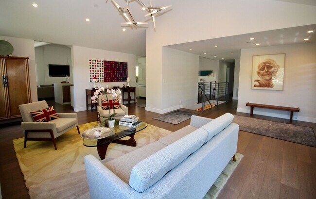 Foto del edificio - Bright, Stylish Living with Exceptional Ou...