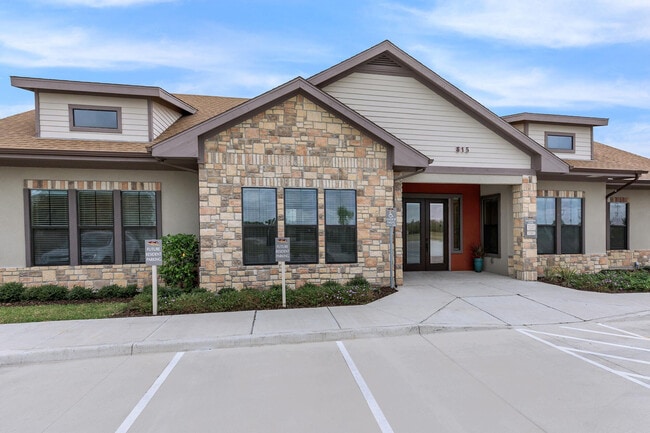 Building Photo - Bella Vista