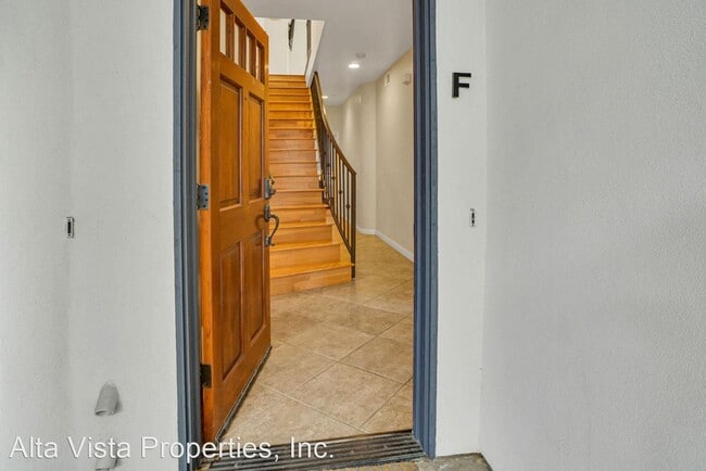 Building Photo - 3 br, 3 bath House - 366 Forward St., Unit F