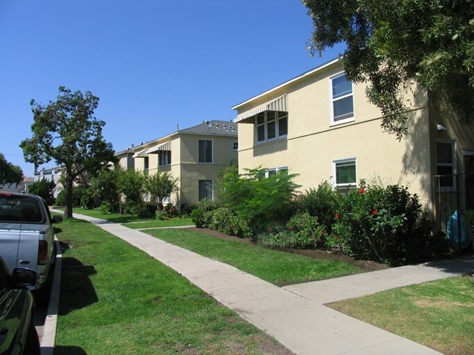 Primary Photo - 4566-4574 N Banner Dr