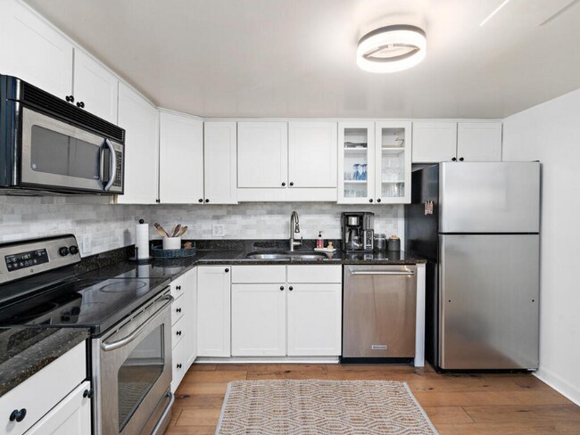 Building Photo - 110 1st Ave NE