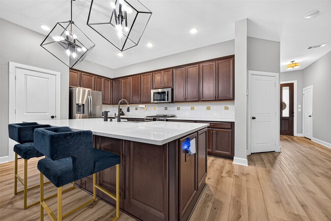 Building Photo - 23722 Pullin Market Dr