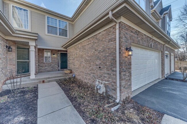 Building Photo - 845 McKenzie Station Dr