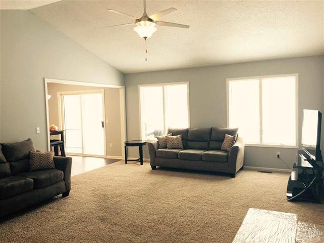 Foto del edificio - 9119 Whispering Woods Dr