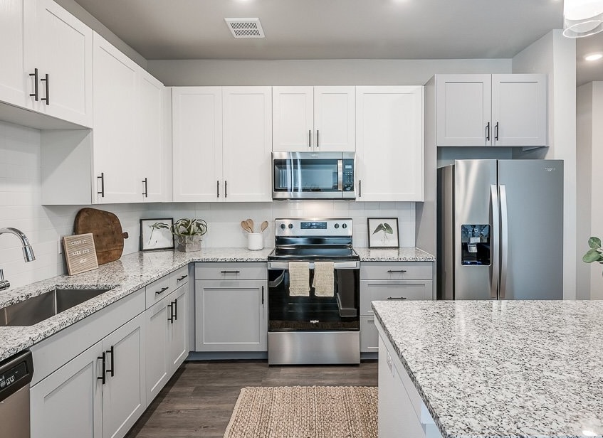 Primary Photo - 10920 Day Rd