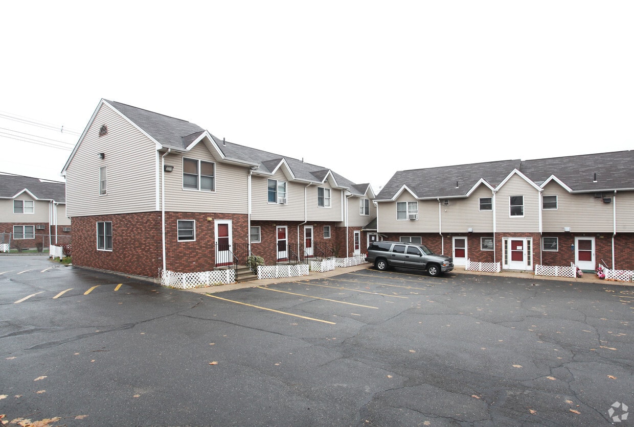 575 S Main St, Waterbury, CT 06706 Apartments in Waterbury, CT