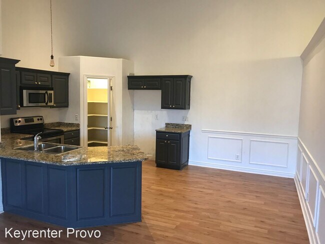 Foto del edificio - 3 br, 2 bath House - 496 S 2150 W #303