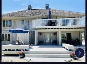 Building Photo - 165 Sunset Ln